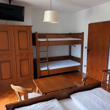 Ferienhof Alte Post, Apartments Вайсбриах Екстериор снимка