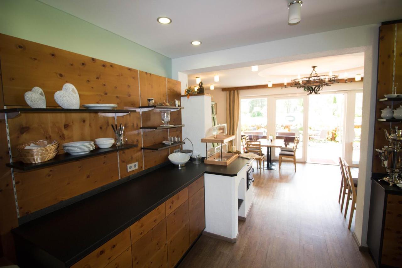 Ferienhof Alte Post, Apartments Вайсбриах Екстериор снимка