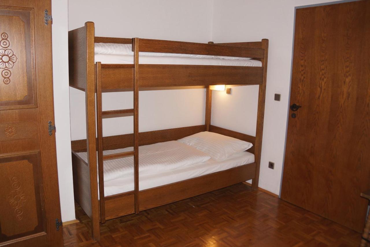 Ferienhof Alte Post, Apartments Вайсбриах Екстериор снимка