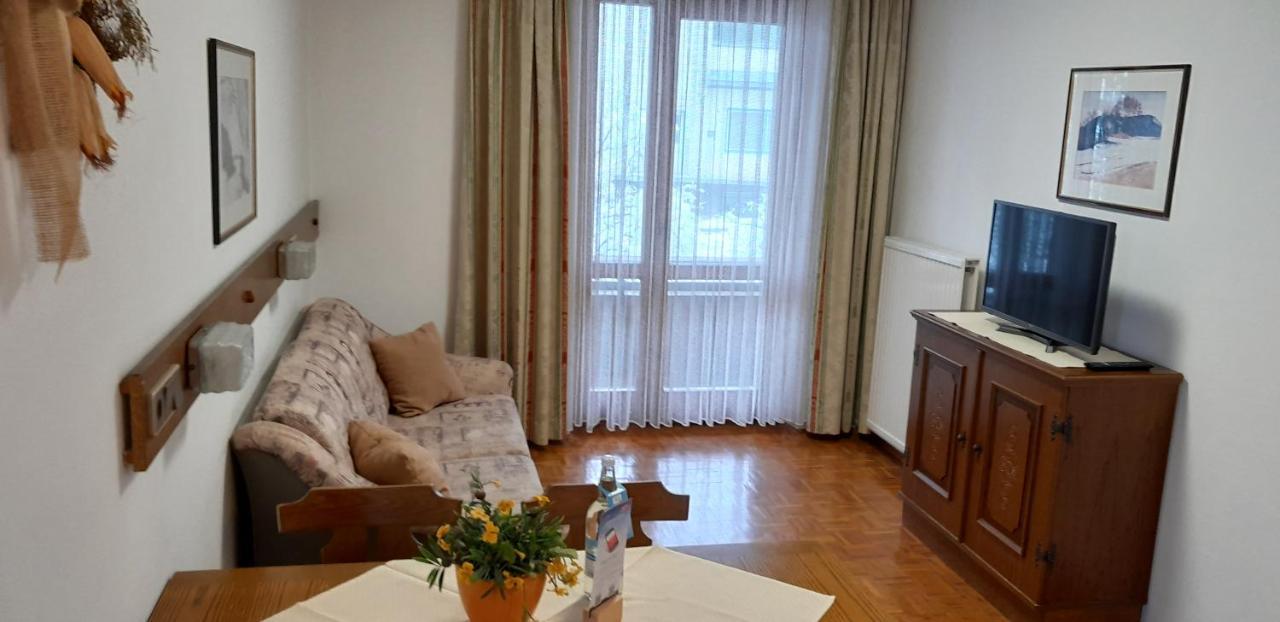 Ferienhof Alte Post, Apartments Вайсбриах Екстериор снимка