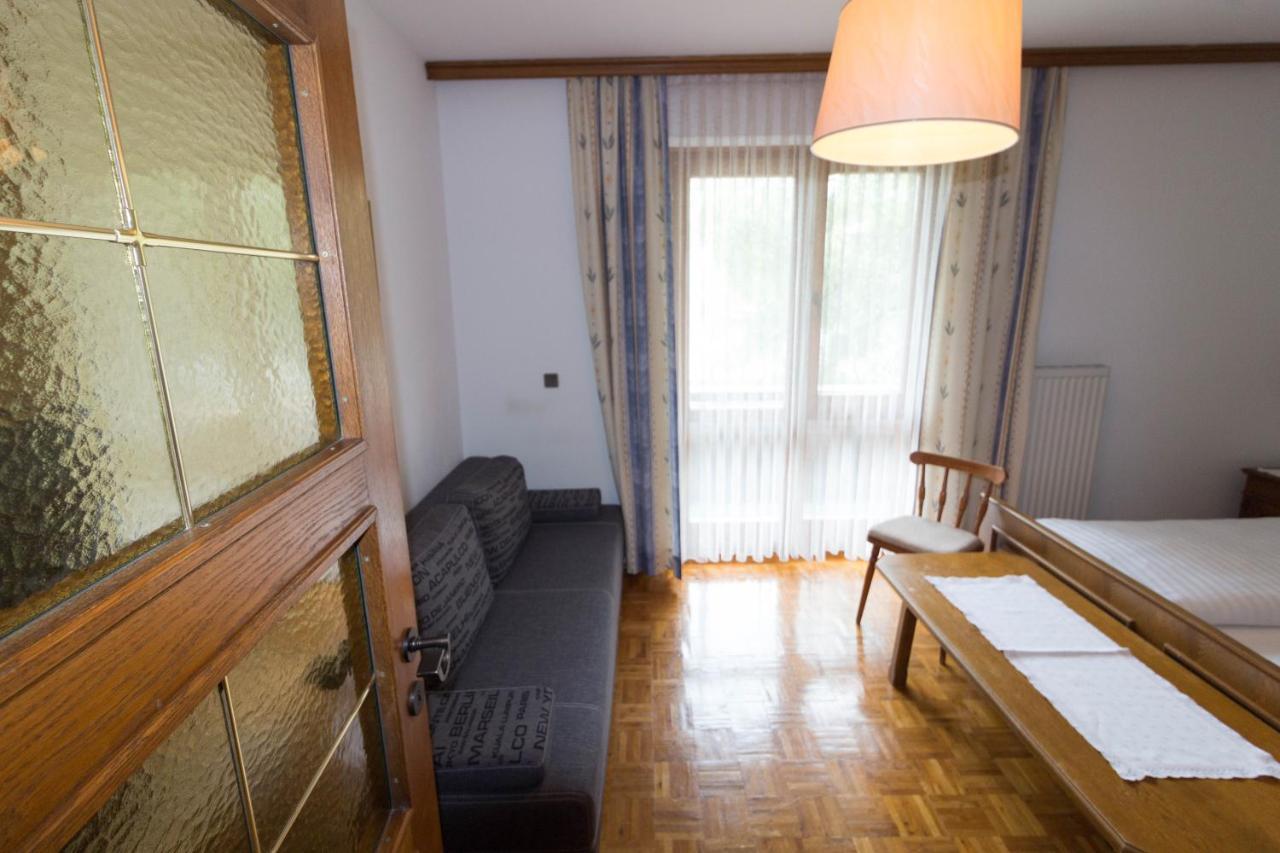 Ferienhof Alte Post, Apartments Вайсбриах Екстериор снимка