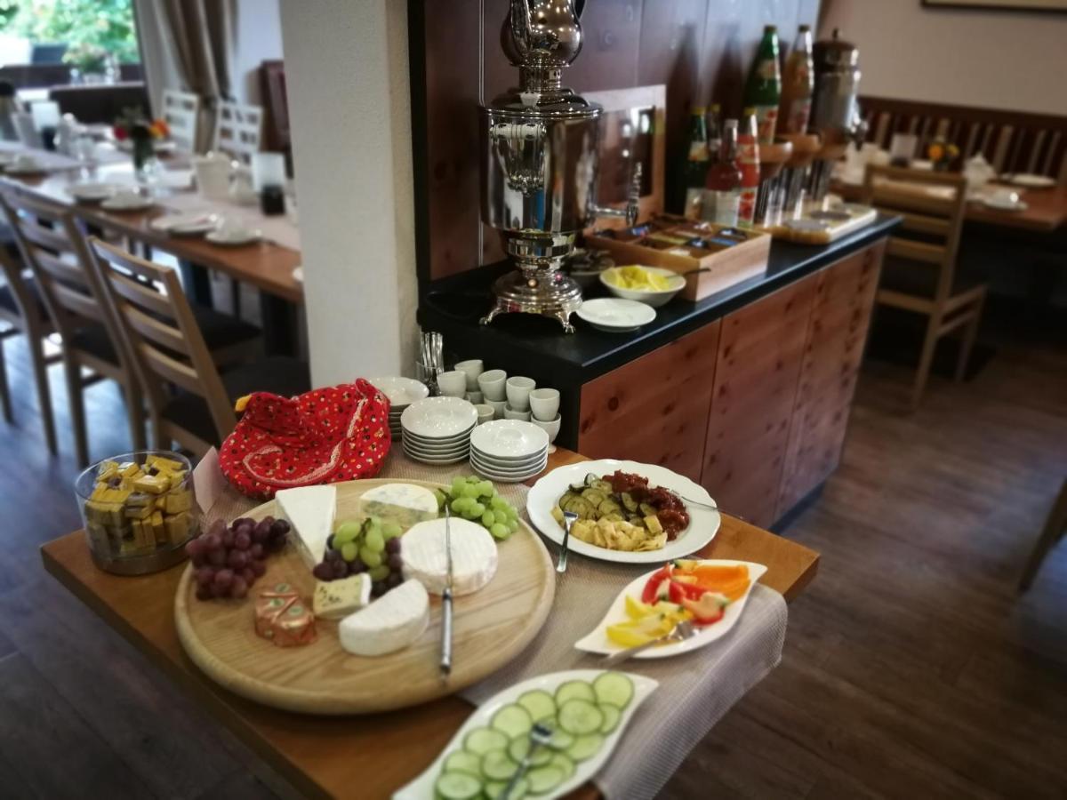 Ferienhof Alte Post, Apartments Вайсбриах Екстериор снимка