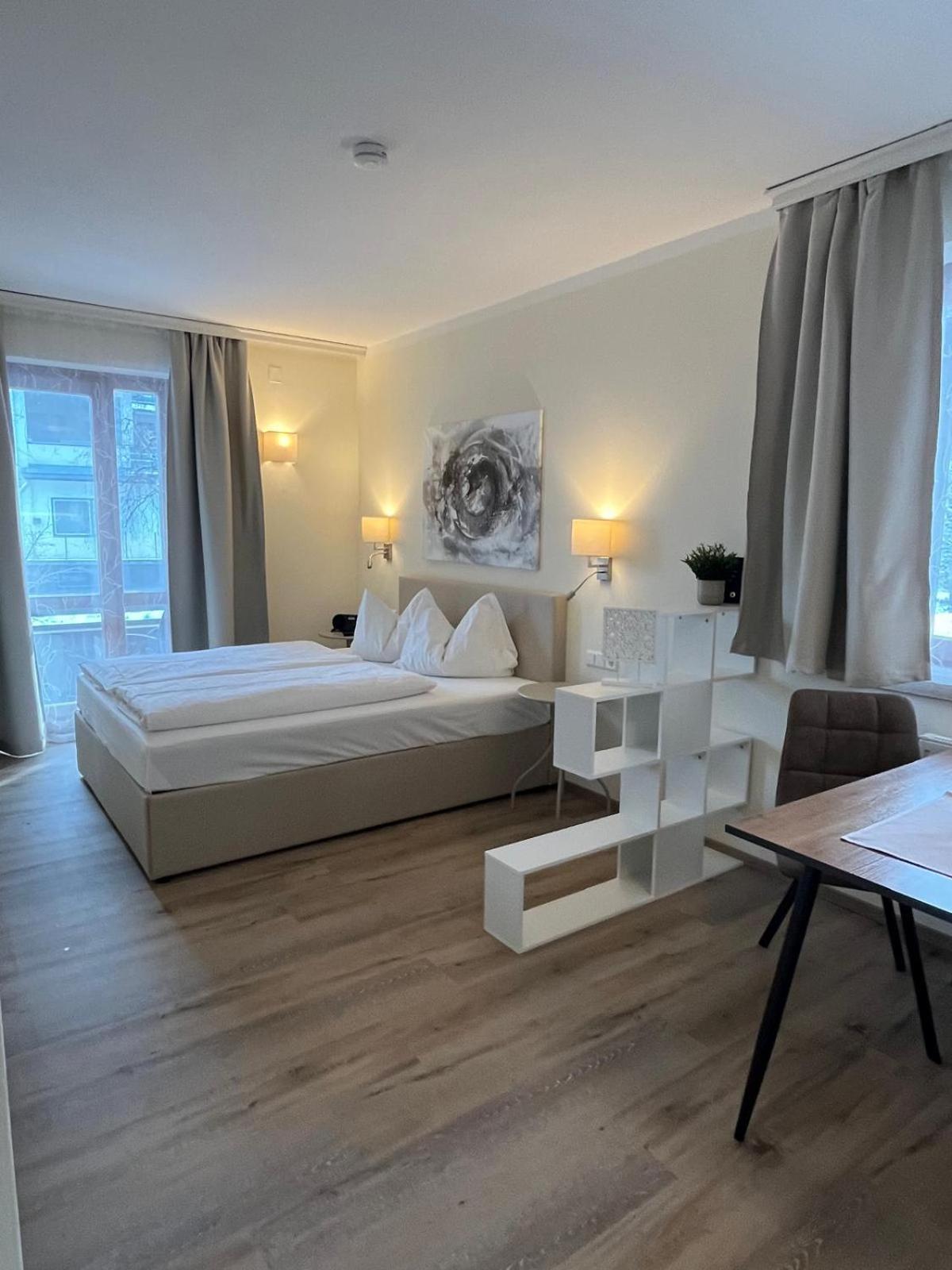 Ferienhof Alte Post, Apartments Вайсбриах Екстериор снимка